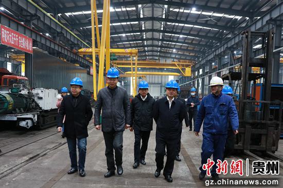 張謙到盤州市開展 入村寨進社區(qū)走企業(yè)訪群眾 大走訪活動